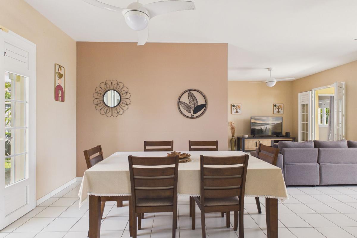 location villa 6 personnes  - salle de repas intérieur